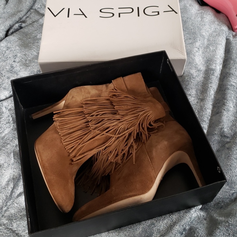 Flash Sale!! Via Spiga Vesta ankle booties BNIB